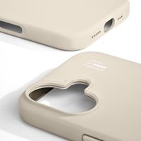 iDeal of Sweden Silikonhülle mit MagSafe Apple iPhone 17 - Cloud Dancer