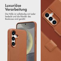 Accezz 2-in-1 Klapphülle aus Leder mit MagSafe für das Samsung Galaxy S25 - Sienna Brown