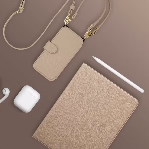 Selencia Riva Bookcase mit MagSafe und Handgelenkband Apple iPhone 17e / 16e - Beige