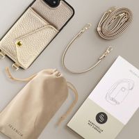Selencia Sera HandyHülle mit Kordel und Umschlag-Kartenhalter Apple iPhone 17e / 16e - Champagne