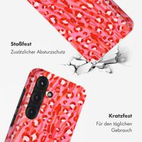 Selencia Vivid Tough Back Cover für das Samsung Galaxy S25 - Wild Spots Lipstick