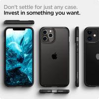 Spigen Ultra Hybrid™ Case für Apple iPhone 12 (Pro) - Schwarz