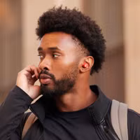 Beats Solo Buds Wireless Earbuds – Bluetooth-In-Ear-Kopfhörer - Transparent Red