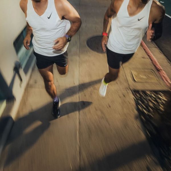 Nomad Tempo Silikonarmband für das  Apple Watch Series 1 - 11 / SE / Ultra (44/45/46/49 mm) - Wide fit - Purple