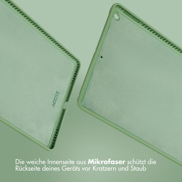 Accezz Liquid Silicone Back Cover Apple iPad 9 (2021) 10.2 Zoll / iPad 8 (2020) 10.2 Zoll / iPad 7 (2019) 10.2 Zoll - Hellgrün
