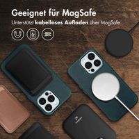 Accezz Vintage Leather Magsafe Backcover Apple iPhone 13 Pro - Smokey Green