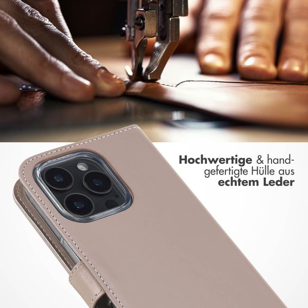 Selencia Echtleder Klapphülle für das iPhone 16 Pro - Dusty Pink