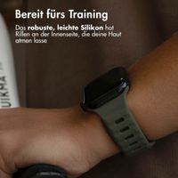 imoshion Active Sport Silikonarmband für die Apple Watch Series 1-10 / SE / Ultra (2) (44/45/46/49 mm) - Schwarzgrün