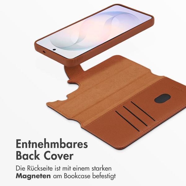Accezz 2-in-1 Klapphülle aus Leder mit MagSafe Samsung Galaxy S26 - Sienna Brown