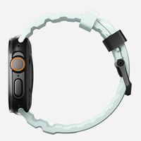 Nomad Rocky Point Armband für das  Apple Watch Series 1 t/m 11 / SE / Ultra (44/45/46/49 mm) - Icy Blue Glow Black