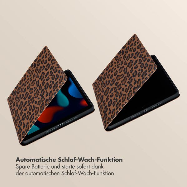 Selencia Sabi Klapphülle mit Leopardenmuster Apple iPad 9 (2021) 10.2 Zoll / iPad 8 (2020) 10.2 Zoll / iPad 7 (2019) 10.2 Zoll - Mocha Brown