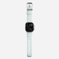 Nomad Rocky Point Armband für das  Apple Watch Series 1 t/m 11 / SE / Ultra (44/45/46/49 mm) - Icy Blue Glow TItanium