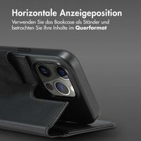 Accezz 2-in-1 Klapphülle aus Leder mit MagSafe für das iPhone 14 Pro - Onyx Black