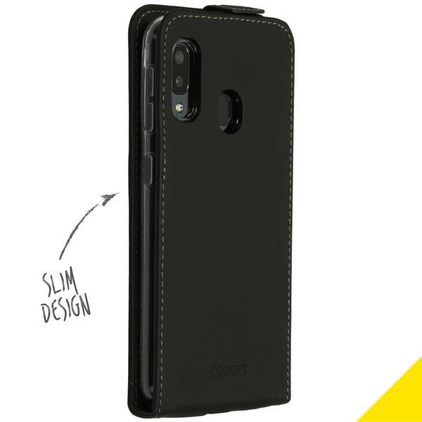 Accezz Flip Case Schwarz für das Samsung Galaxy A20e