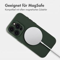 Accezz Grip Backcover mit MagSafe Apple iPhone 15 Pro - Dunkelgrün