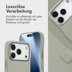 Accezz 2-in-1 Klapphülle aus Leder mit MagSafe Apple iPhone 17 Pro - Light Grey