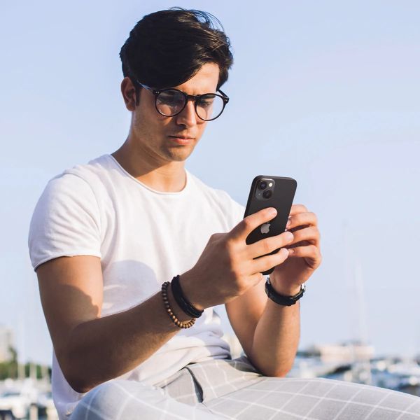 Spigen GLAStR EZ Fit Optik Kameraschutz 2er-Pack für Apple iPhone 14 / 14 Plus - Schwarz