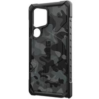 UAG Pathfinder Back Cover Magnet für das Samsung Galaxy S24 Ultra - Midnight Camo