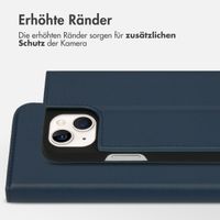 Accezz Premium Leather Slim Klapphülle für das iPhone 13 - Dunkelblau