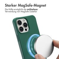 imoshion Color Backcover mit abnehmbarem Handykette und MagSafe Apple iPhone 15 Pro Max - Dunkelgrün