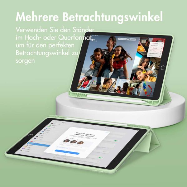Accezz Smarte Klapphülle aus Silikon Apple iPad 9 (2021) 10.2 Zoll / iPad 8 (2020) 10.2 Zoll / iPad 7 (2019) 10.2 Zoll - Hellgrün
