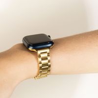 Selencia Slim Stahlgliederarmband für die Apple Watch Series 1 bis 9 / SE (38/40/41 mm) | Series 10 (42 mm) - Gold