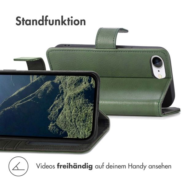 imoshion Luxuriöse Klapphülle Apple iPhone 17e / 16e - Grün
