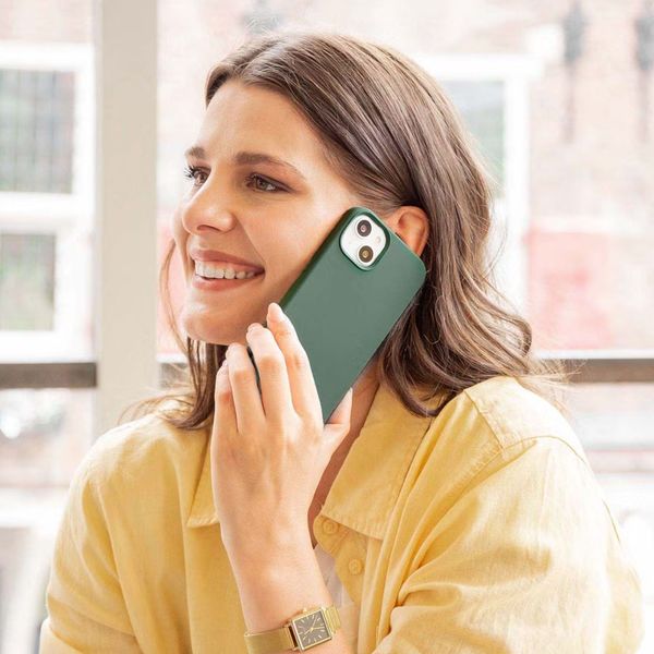 Accezz Liquid Silikoncase mit MagSafe Apple iPhone 15 Pro - Cooper Green