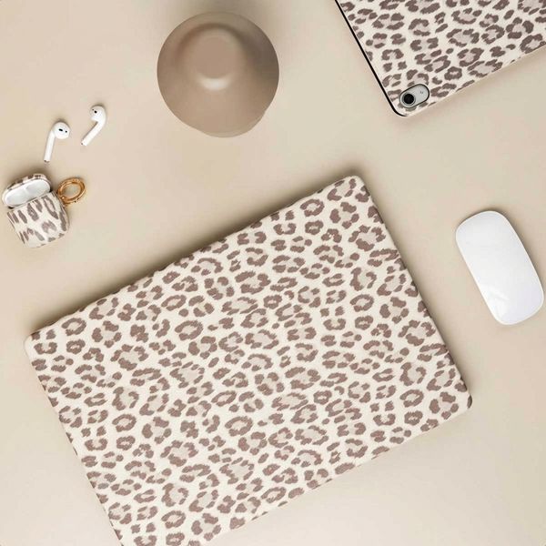 Selencia Sabi Laptop Cover Leopardenmuster Apple MacBook Pro 14 Zoll (2021 / 2023 M3 chip / 2024 M4 chip / 2025 M5 chip) - Soft Ivory