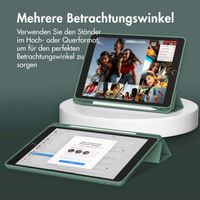 Accezz Smarte Klapphülle aus Silikon für das iPad 9 (2021) 10.2 / iPad 8 (2020) 10.2 / iPad 7 (2019) 10.2 - Dunkelgrün