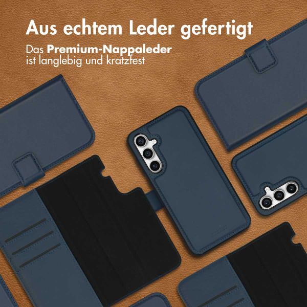 Accezz Premium Leather 2 in 1 Wallet Bookcase für das Samsung Galaxy S23 FE - Dunkelblau