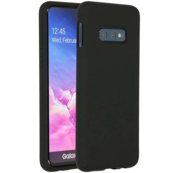 Accezz Liquid Silikoncase Schwarz für das Samsung Galaxy S10e