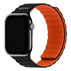Holdit Silikonarmband Magnet für Apple Watch Series 1 - 11 / SE / Ultra (44/45/46/49 mm) - Orange & Black