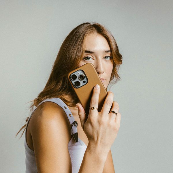 Nomad Modern Leather Case mit MagSafe Apple iPhone 16 Pro Max - English Tan