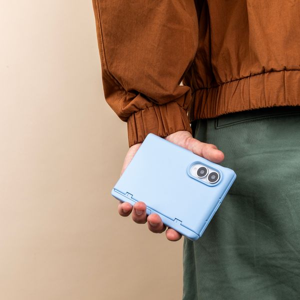 imoshion Color Backcover mit Ständer Samsung Galaxy Z Fold 8 - Hellblau