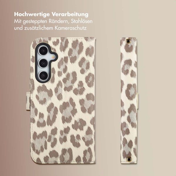 Selencia Sabi Klapphülle mit Leopardenmuster Samsung Galaxy A35 - Soft Ivory