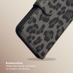Selencia Sabi Klapphülle mit Leopardenmuster Apple iPhone 16 - Midnight Black