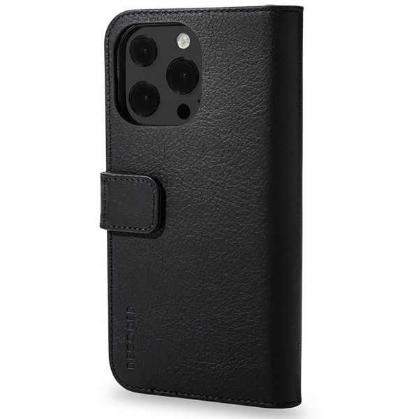 Decoded 2 in 1 Leather Klapphülle für das iPhone 13 Pro - Schwarz