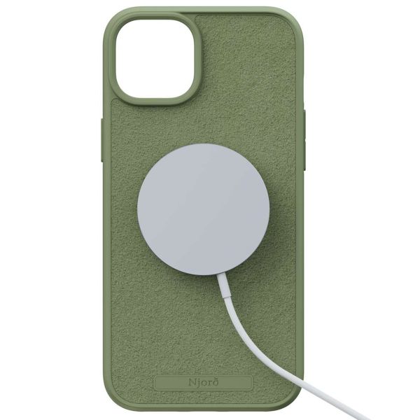 Njorð Collections Wildleder Comfort+ Case MagSafe für das iPhone 15 Plus - Olive