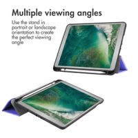 imoshion Trifold Klapphülle Apple iPad 6 (2018) 9.7 Zoll / iPad 5 (2017) 9.7 Zoll / Air 2 (2014)/Air 1 (2013) - Lila