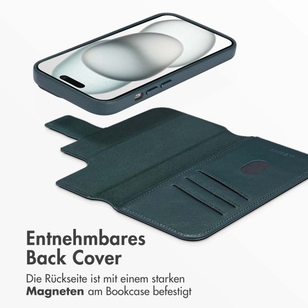Accezz 2-in-1 Klapphülle aus Leder mit MagSafe für das Apple iPhone 15 - Cedar Green