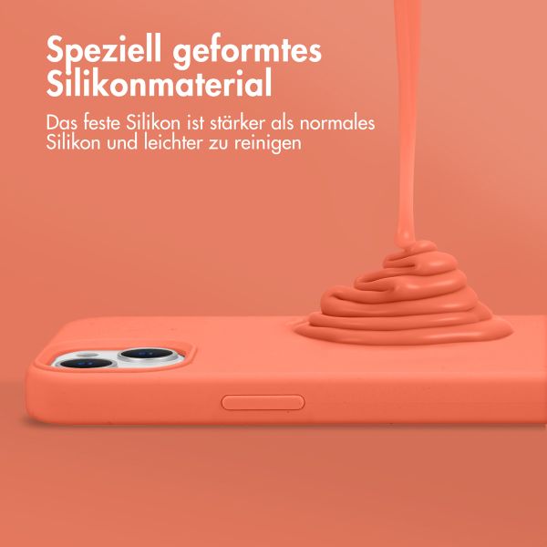 Accezz Liquid Silikoncase mit MagSafe für das Apple iPhone 14 - Nektarine