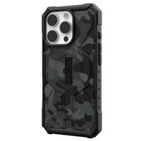 UAG Pathfinder Case für das Apple iPhone 16 Pro - Midnight Camo