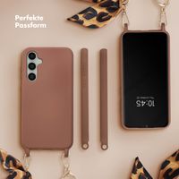 Selencia Back Cover mit Luxuriöser Handschlaufe Samsung Galaxy S23 FE - Braun