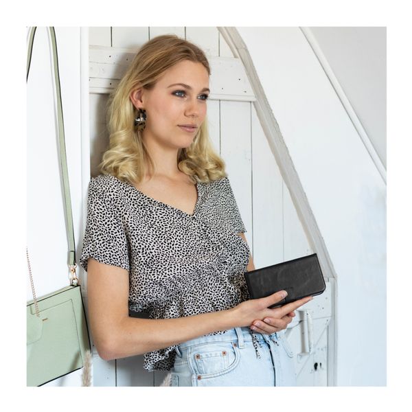 Selencia Echtleder Klapphülle Apple iPhone SE (2016) / 5 / 5s - Schwarz