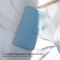 Selencia Echtleder Klapphülle für das Apple iPhone 16 Pro - Air Blue