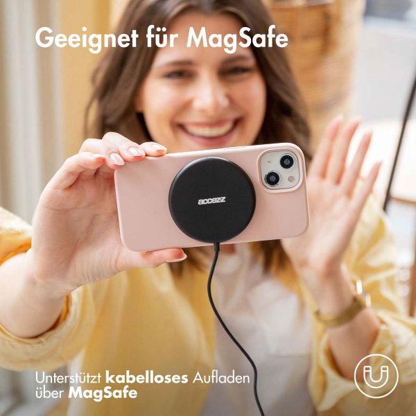 Accezz Liquid Silikoncase mit MagSafe für das iPhone 16 - Rosa