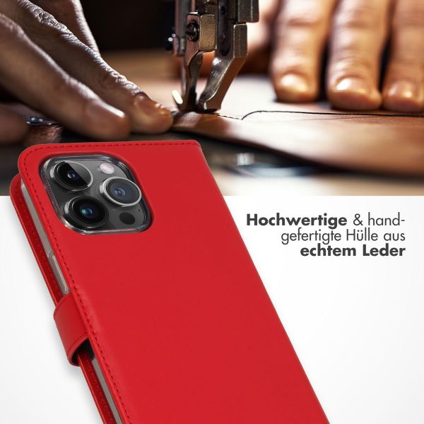 Selencia Echtleder Klapphülle Apple iPhone 15 Pro Max - Rot