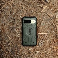 UAG Pathfinder Back Cover Magnet für das Google Pixel 9 - Black