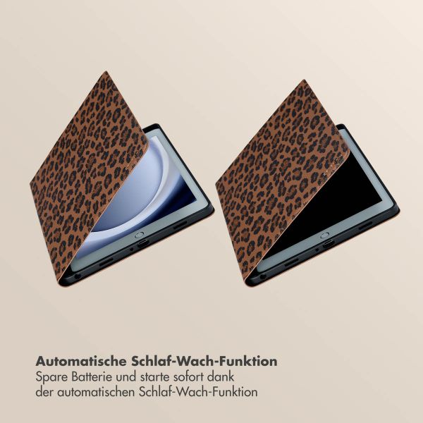 Selencia Sabi Klapphülle mit Leopardenmuster Samsung Galaxy Tab A9 Plus - Mocha Brown